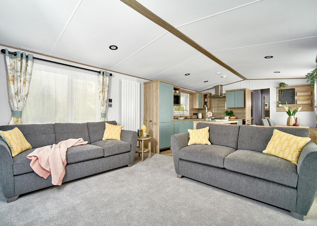 Parc Farm Holiday Park Mold Esterno foto