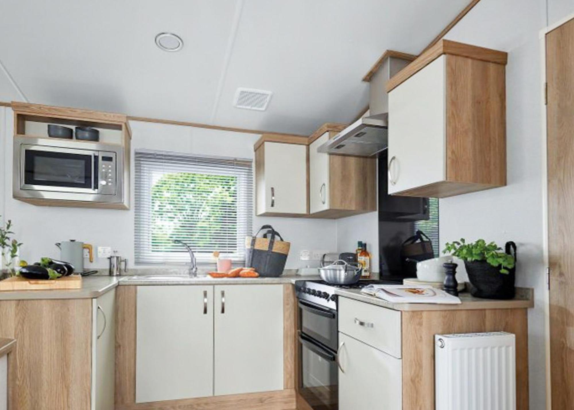 Parc Farm Holiday Park Mold Esterno foto